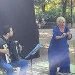 L’accordéoniste Raphaël Setty et la conteuse Isabelle Sauvage au square des Epinettes (Paris 17e), dimanche 10 septembre 2023 | ASSOCIATION CALLIOPE/FACEBOOK